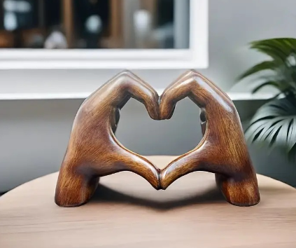 Heartfelt Charm | Elegant Resin Sculpture Gift